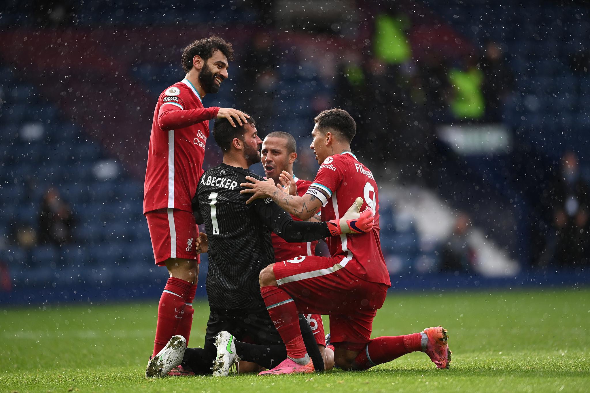 实力差距巨大！ Tarzan 和 Lillia 在团战中展现了他们的技能。这两名射手收割了 Anyone's Legend ，轻松击败了 Ultra Prime 。